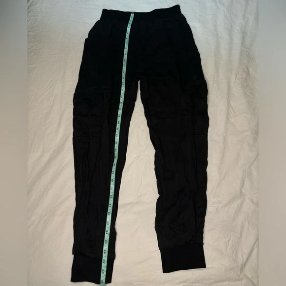 BLANK NYC Cargo Joggers Women’s Pants Black Elastic Band - Size Medium - Picture 10 of 14
